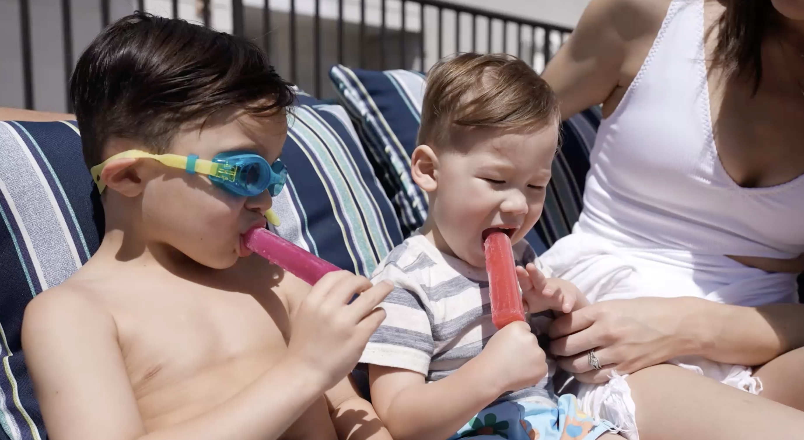 Free Popsicles - Art Hotel Amenities